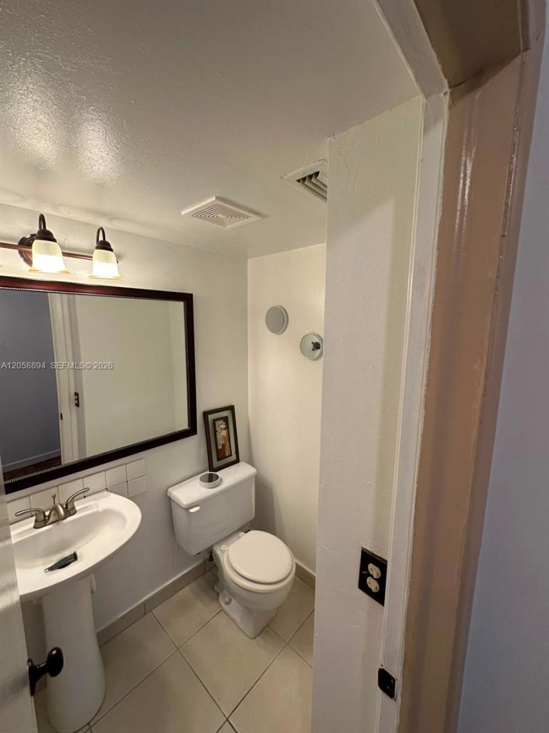 2571 Aragon Blvd , Unit 317, Sunrise, FL 33322 Photo