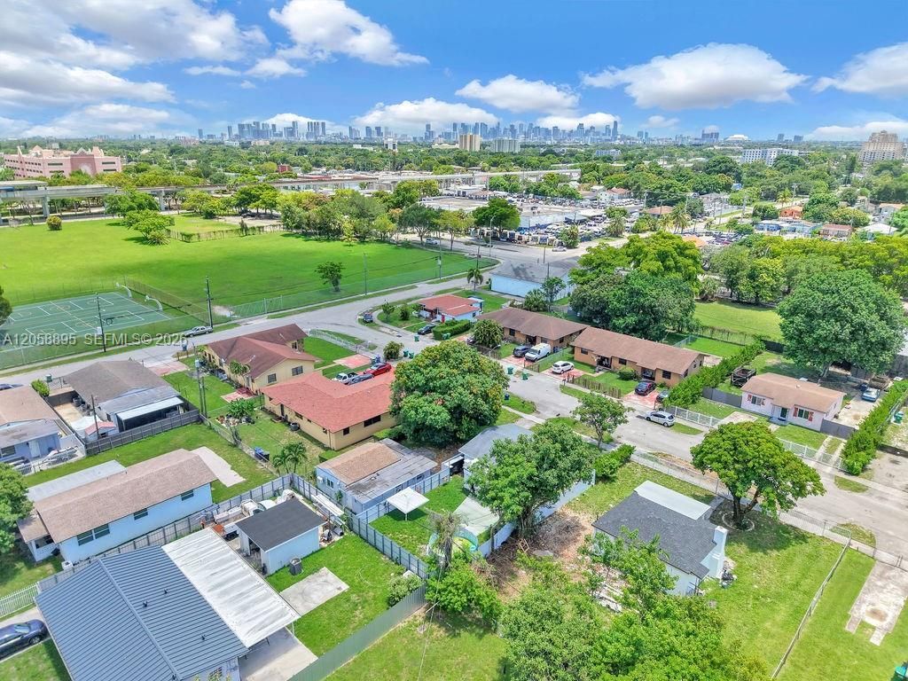 2925 NW 63rd St , Miami, FL 33147 Photo