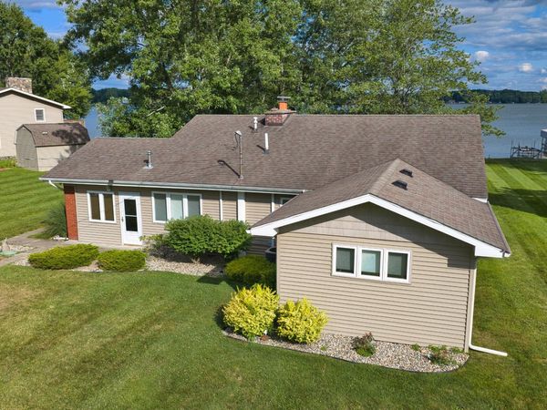 201 Lakeside Drive, Quincy, MI 49082