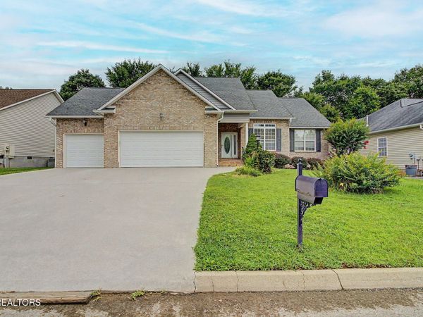 6828 Amberfield Lane, Knoxville, TN 37918