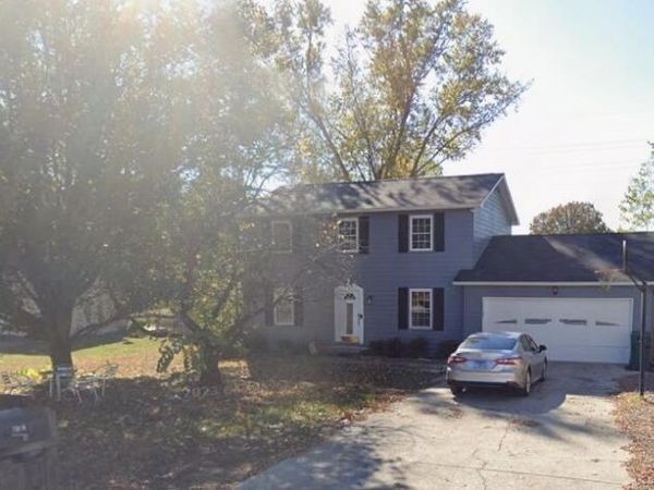 1713 Campfire Drive, Knoxville, TN 37931