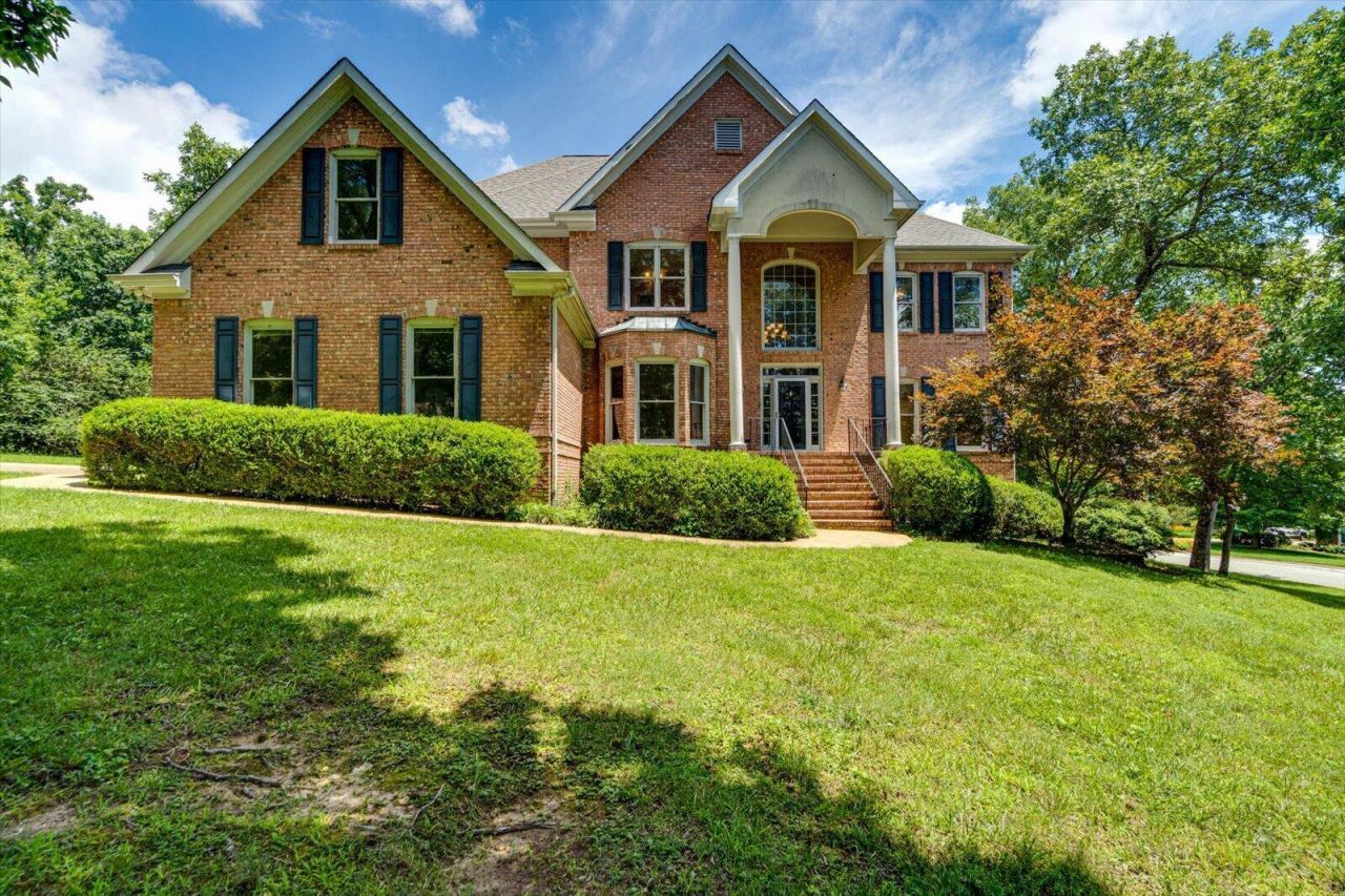 55 Middle Creek Road Signal Mountain, TN 37377