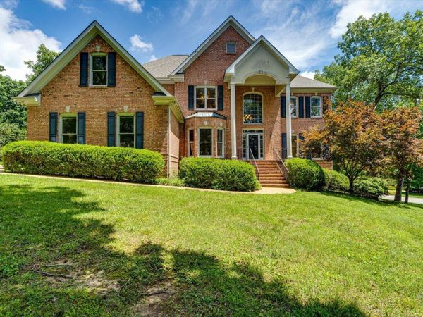 55 Middle Creek Road, Signal Mountain, TN 37377