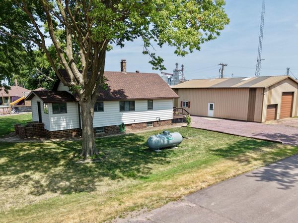 200 2nd Street N, Darfur, MN 56022