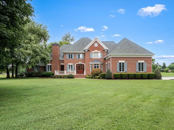 100 Kings Ln , Tullahoma, TN 37388