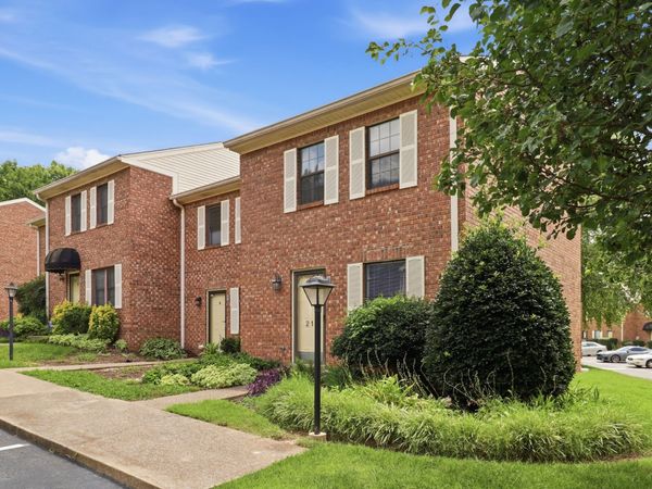212 Thistle Ln, Hermitage, TN 37076