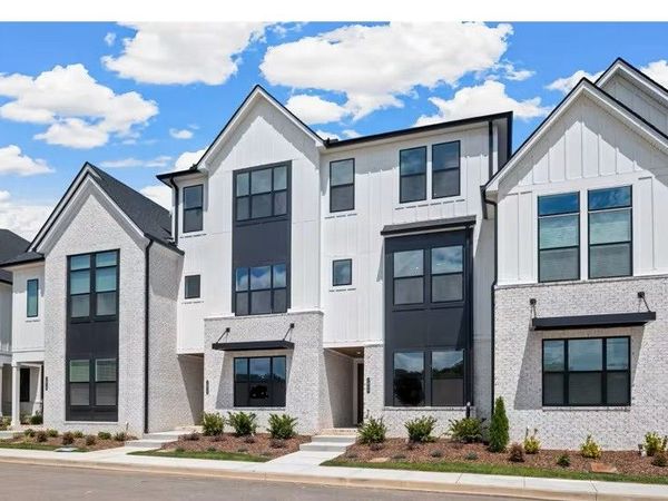 2072 Conductor Ln, Thompsons Station, TN 37179