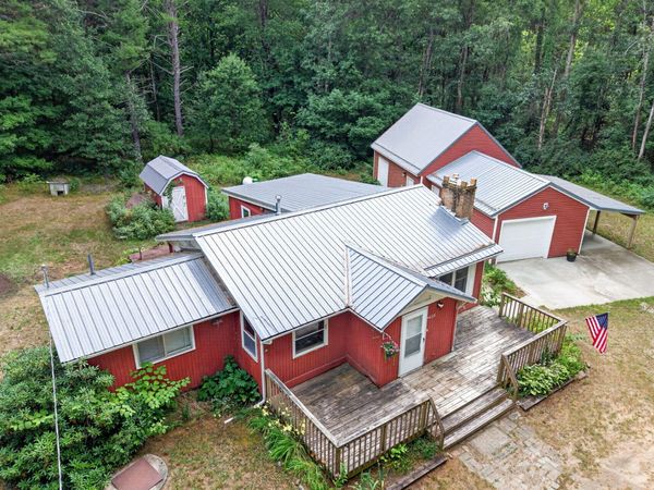 4666 S Locust Avenue, Newaygo, MI 49337