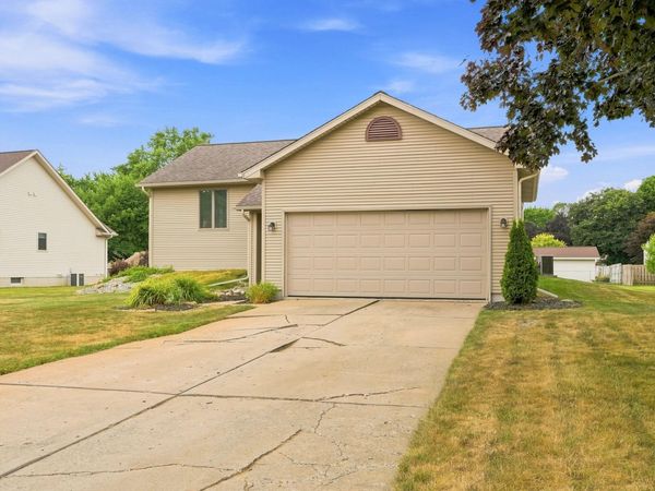 6108 Thorncliff Drive, Swartz Creek, MI 48473