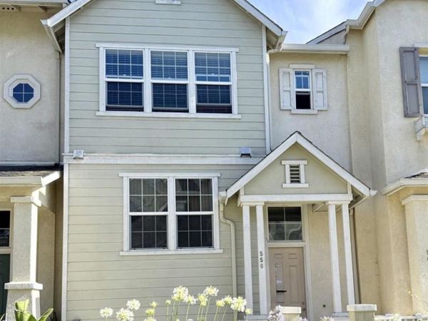 550 Summer Ln , Richmond, CA 94806