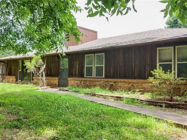 1060 Wheeler Bend Road, Russellville, AR 72802