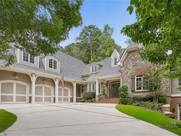 4992 Rebel Trail, Atlanta, GA 30327