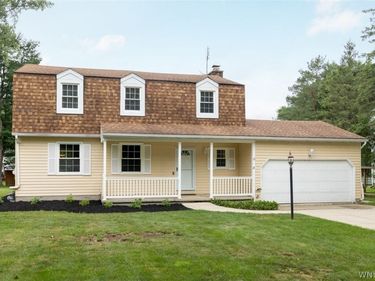 111 The Meadow, East Aurora, NY 14052