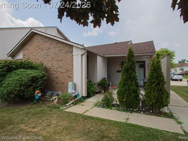 36028 Saint Ives Court, Clinton Twp, MI 48035