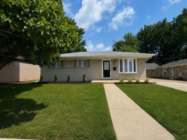22327 Gordon Road, St. Clair Shores, MI 48081