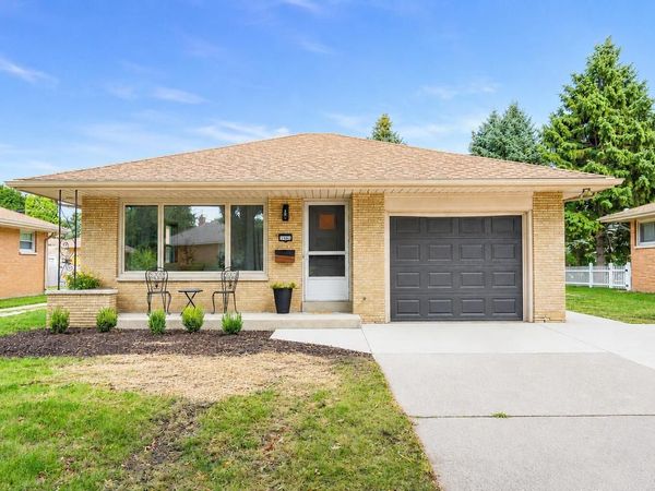 2962 S 80th STREET, West Allis, WI 53219