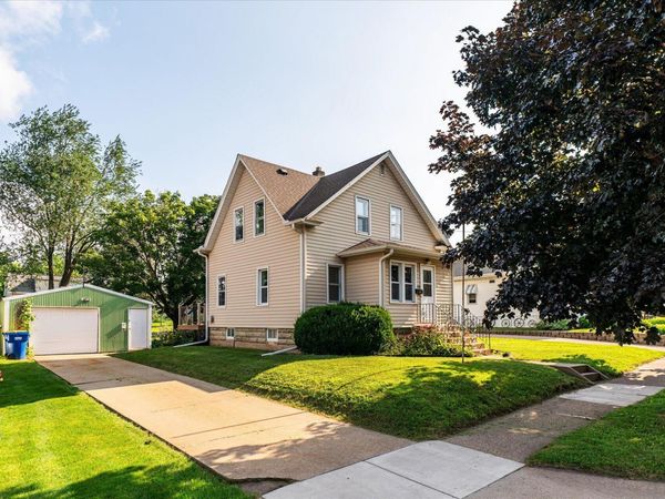 408 E Broadway St, Viroqua, WI 54665