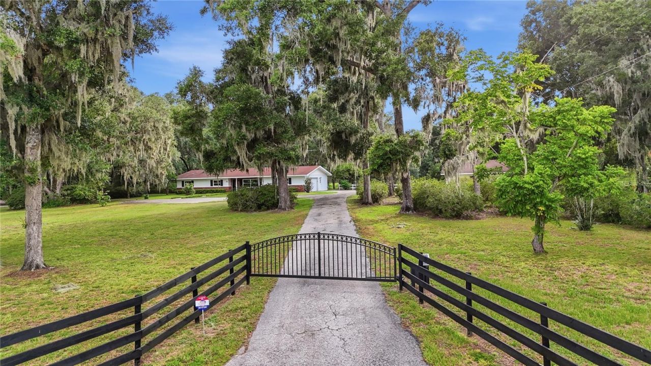 5025 Baseball Pond Road, Brooksville, FL 34602 Photo