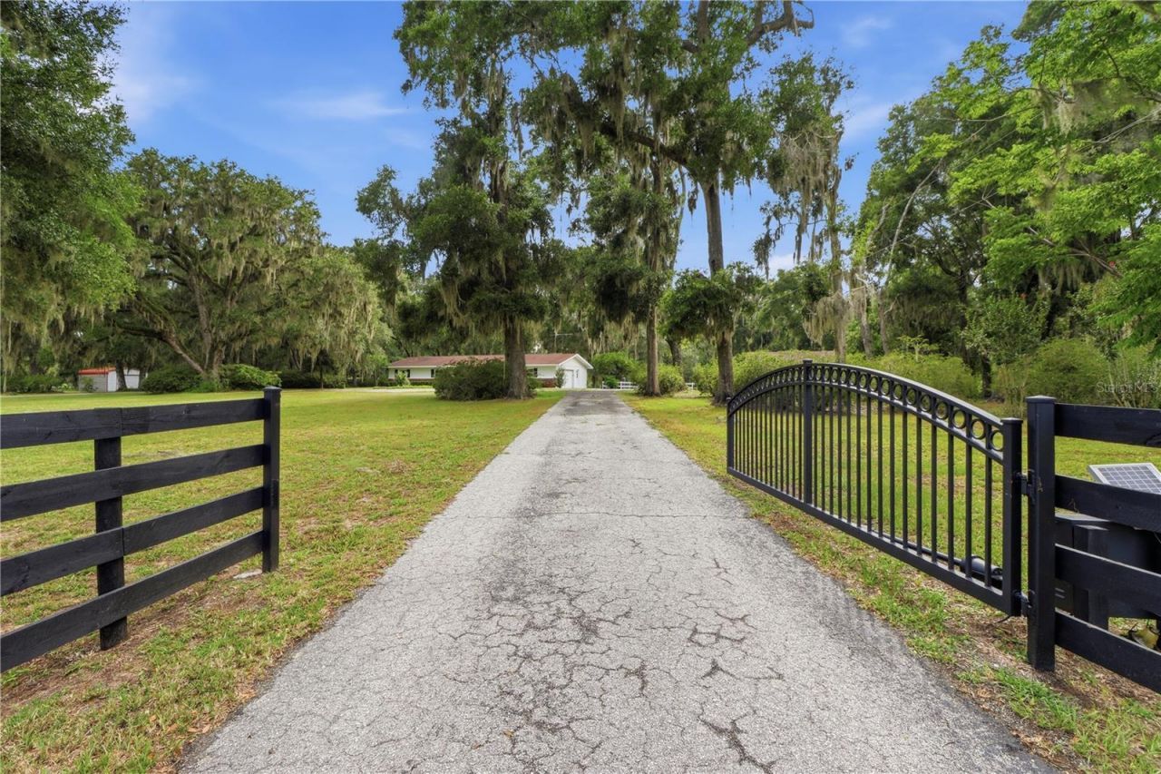 5025 Baseball Pond Road, Brooksville, FL 34602 Photo