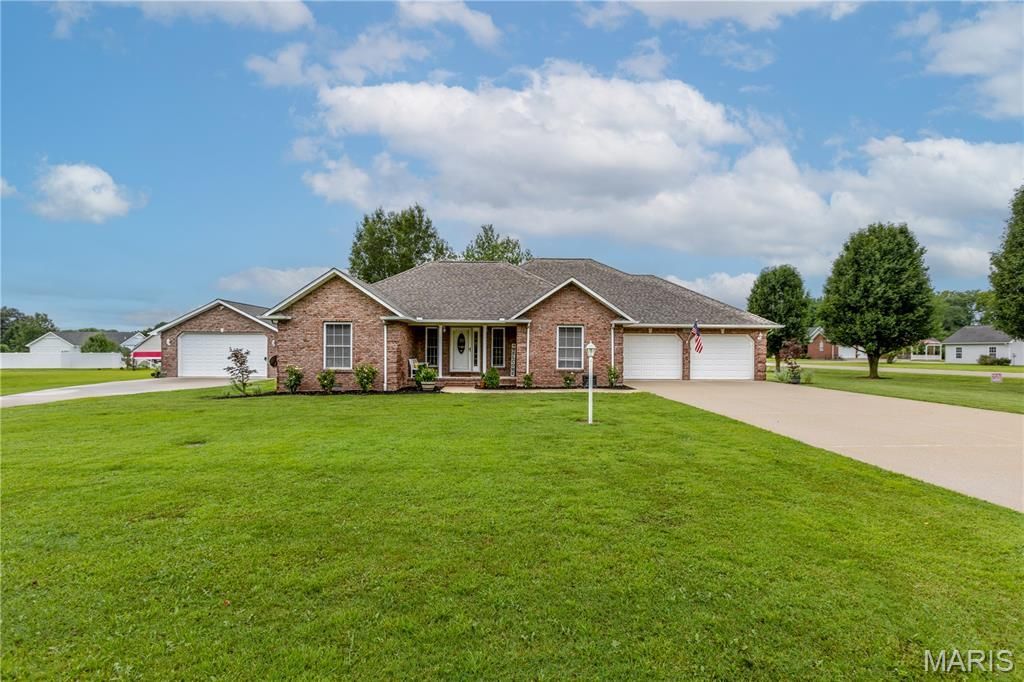 1215 Oakcrest Lane , Dexter, MO 63841 Main Photo