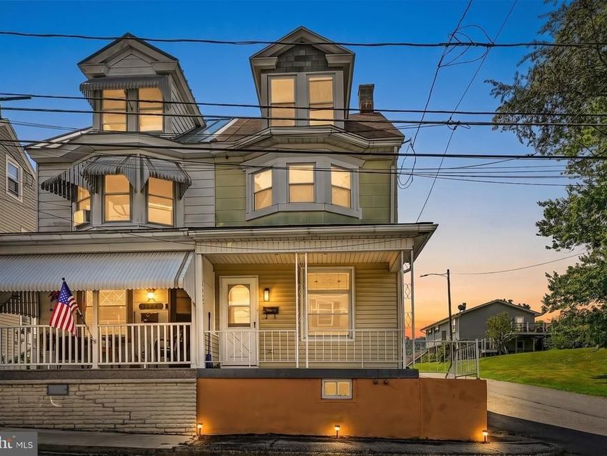 1427 Seneca Street, Pottsville, PA 17901 Main Photo