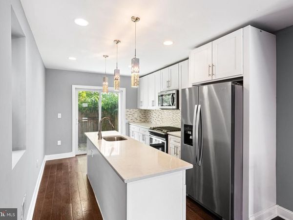 2209 E HUNTINGDON STREET, PHILADELPHIA, PA 19125
