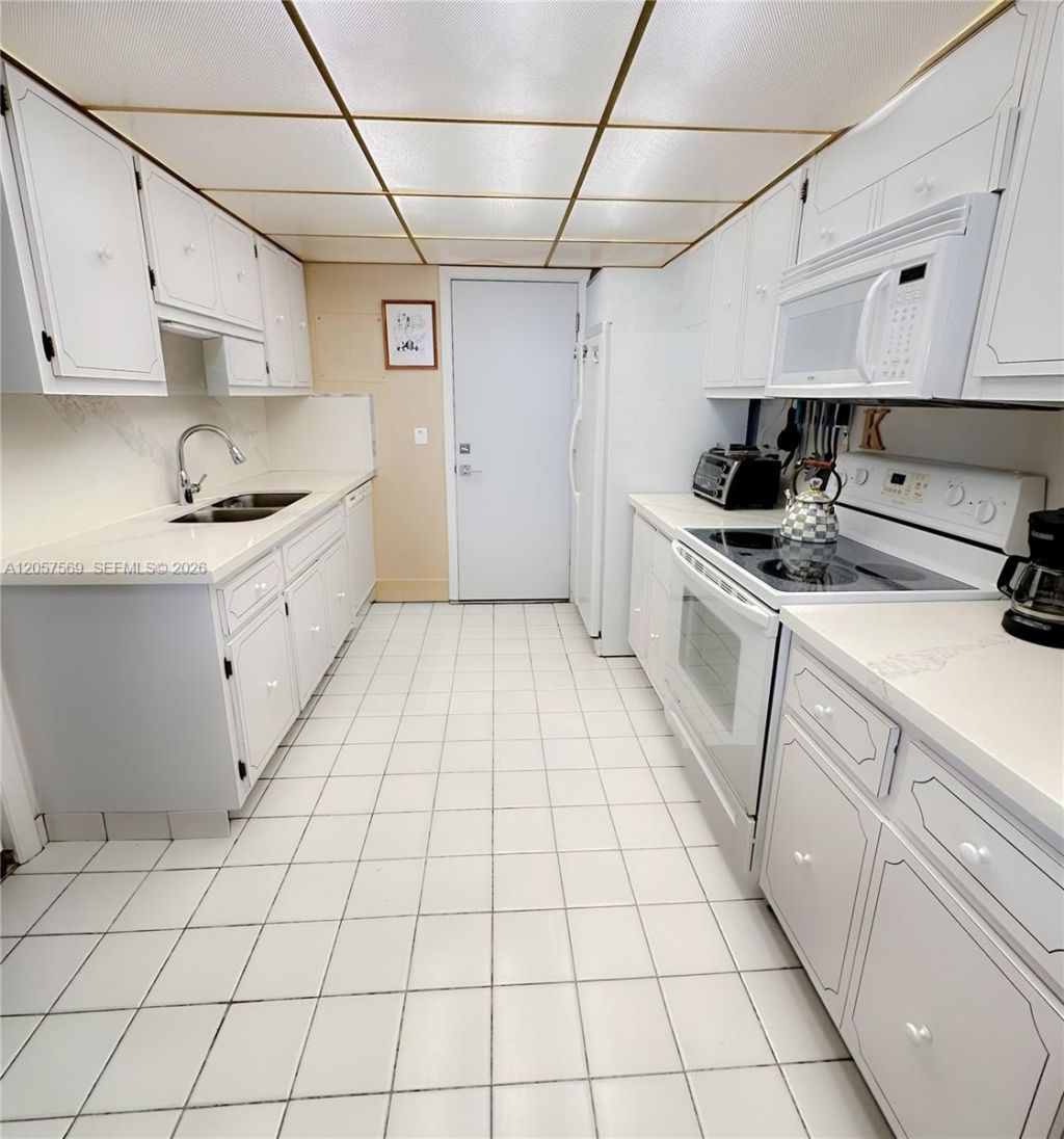 1904 S Ocean Dr, Unit 1803, Hallandale Beach, FL 33009 Photo