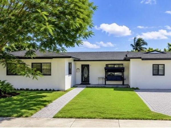 10364 Fairway Heights Blvd , Miami, FL 33157