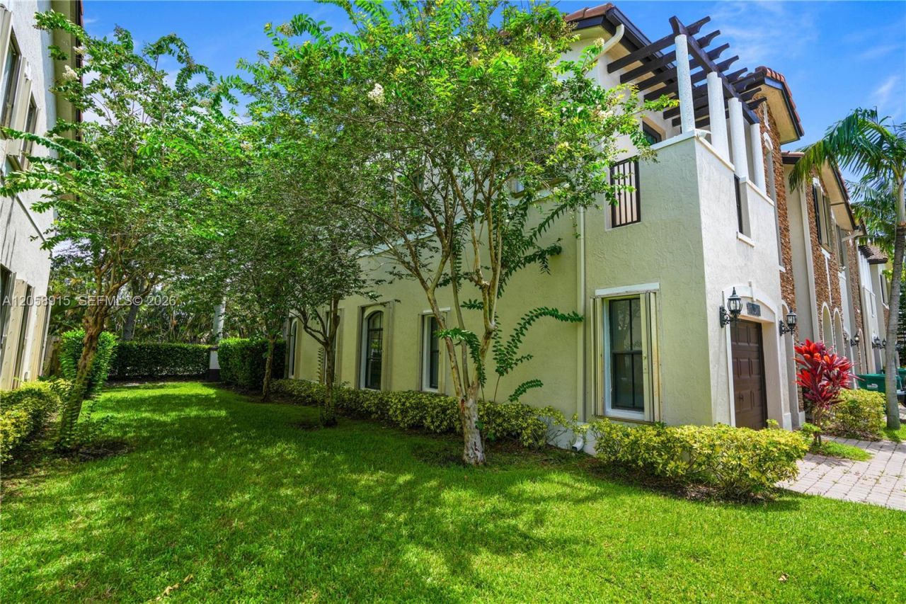 10341 NW 32nd Ter, Doral, FL 33172 Photo