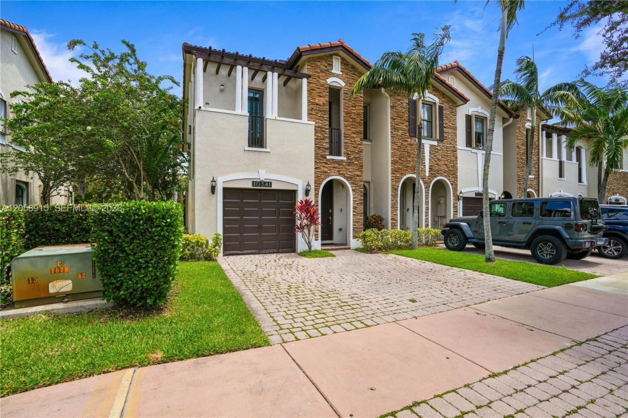 10341 NW 32nd Ter, Doral, FL 33172 Photo