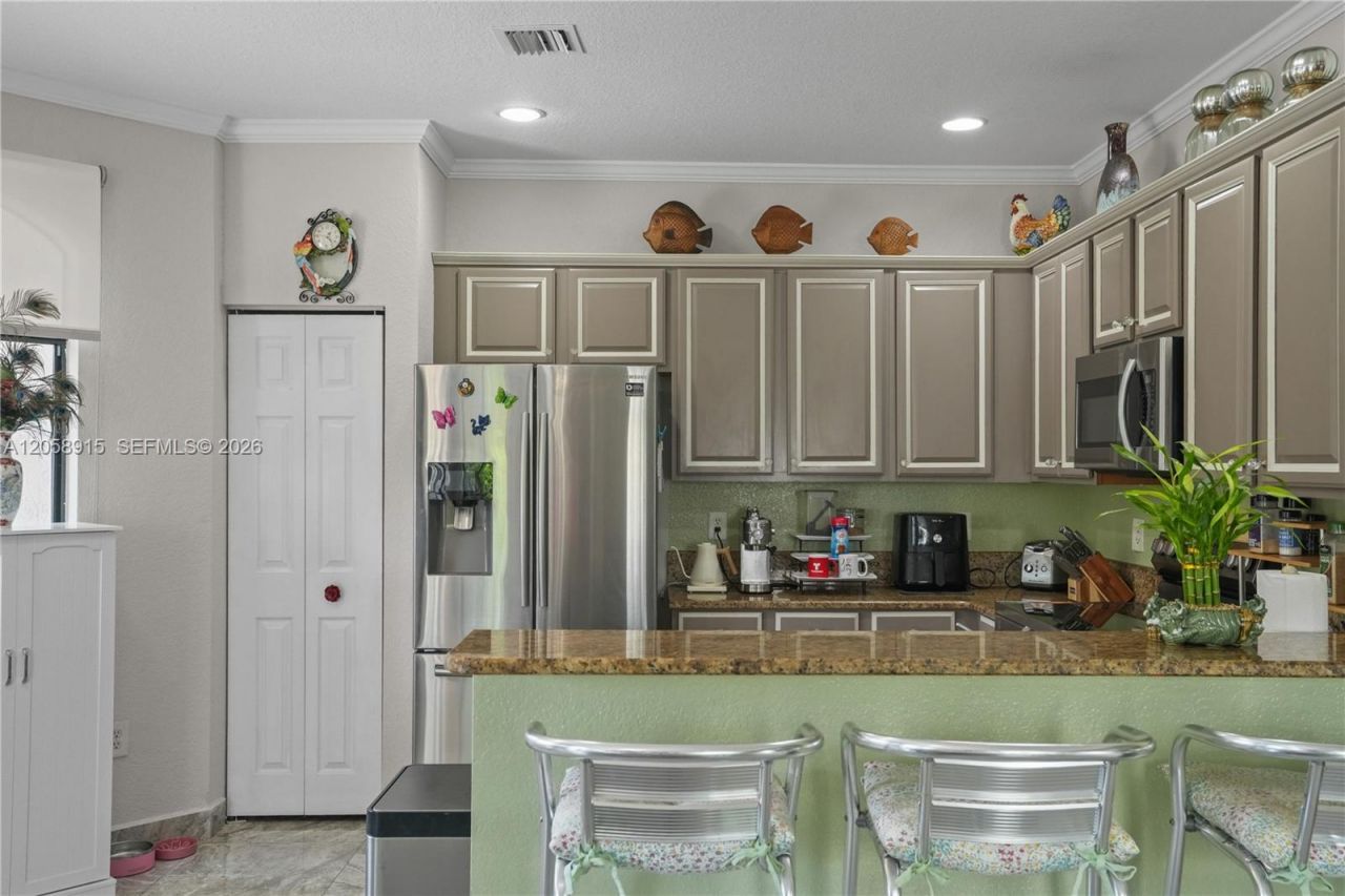 10341 NW 32nd Ter, Doral, FL 33172 Photo