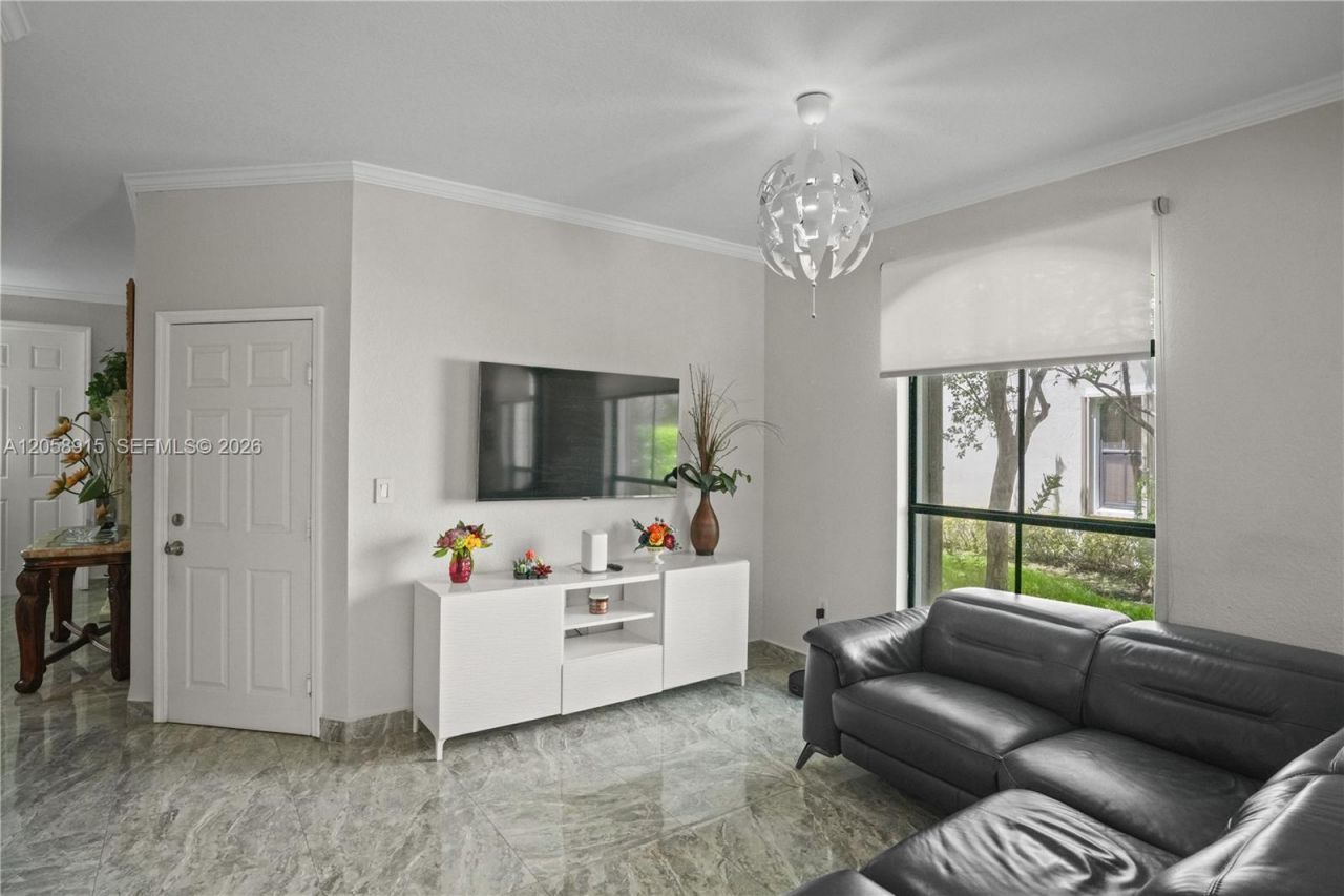 10341 NW 32nd Ter, Doral, FL 33172 Photo