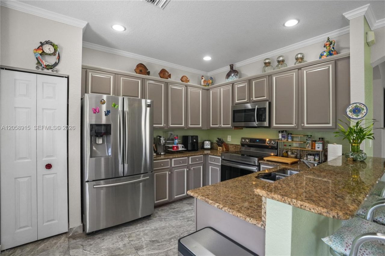 10341 NW 32nd Ter, Doral, FL 33172 Photo