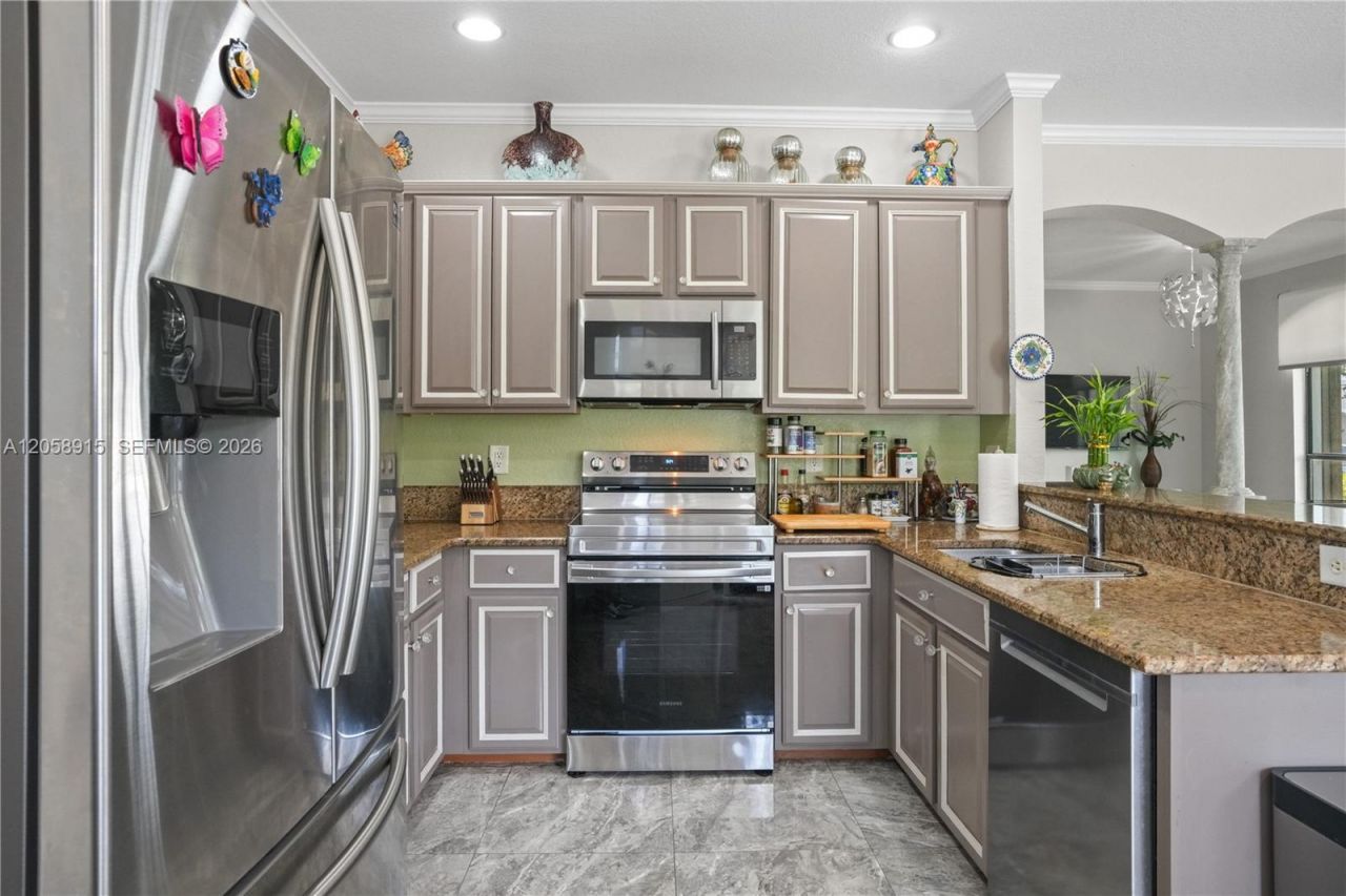 10341 NW 32nd Ter, Doral, FL 33172 Photo