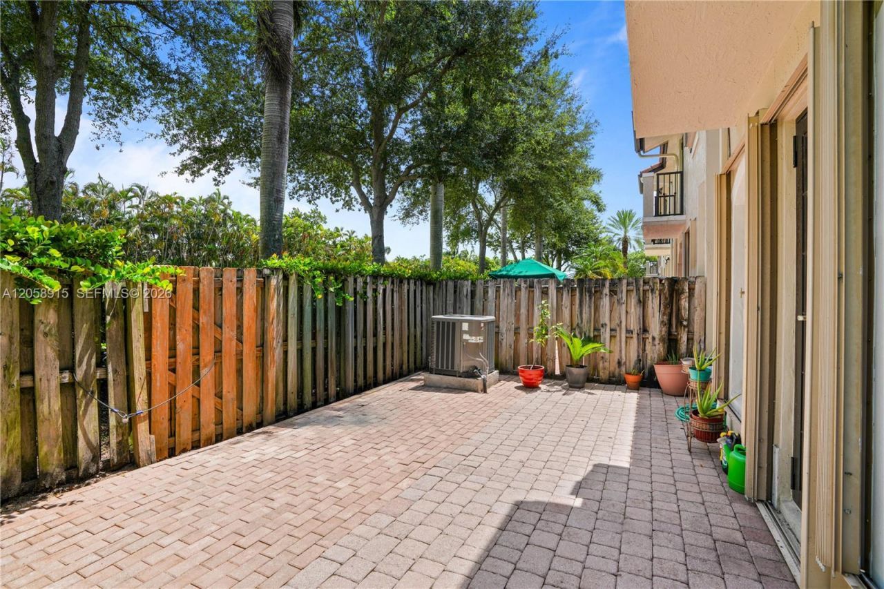 10341 NW 32nd Ter, Doral, FL 33172 Photo