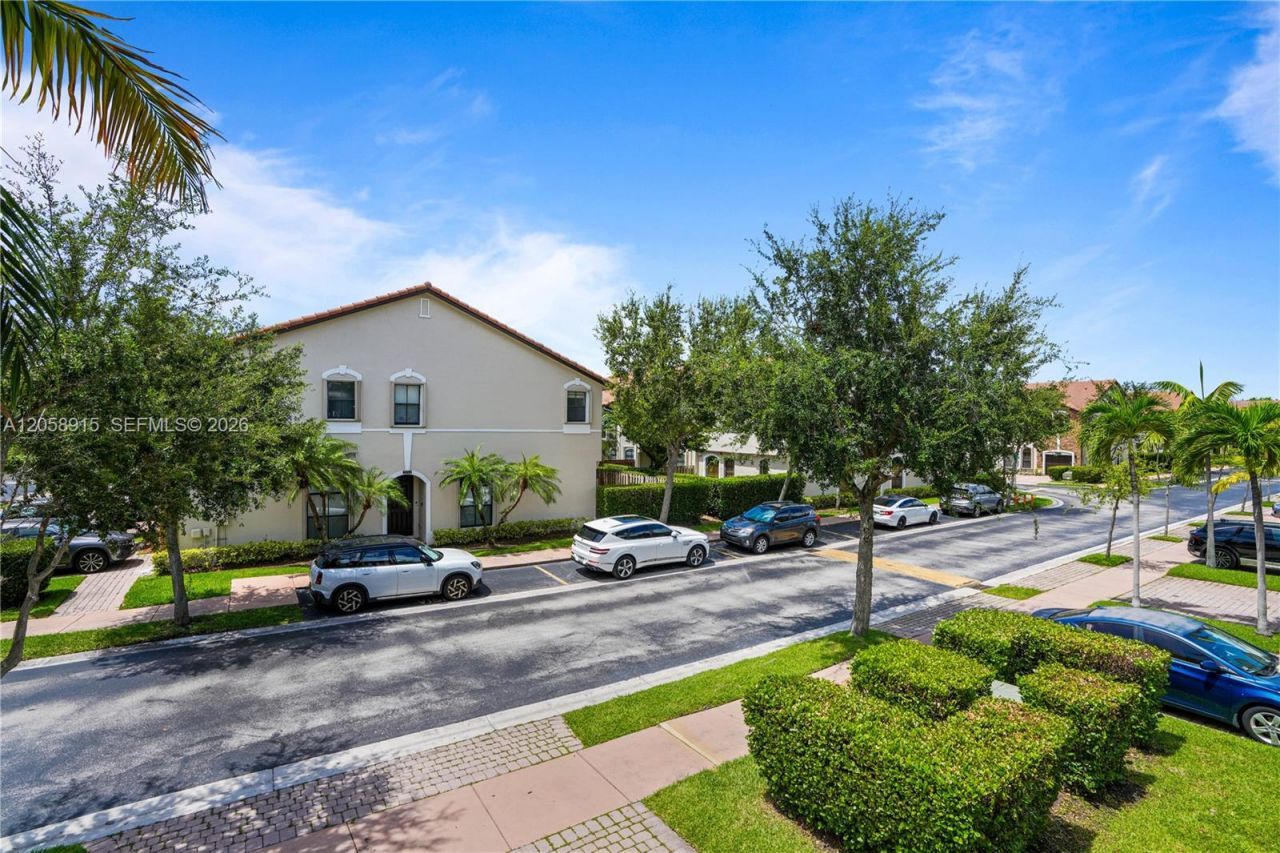 10341 NW 32nd Ter, Doral, FL 33172 Photo