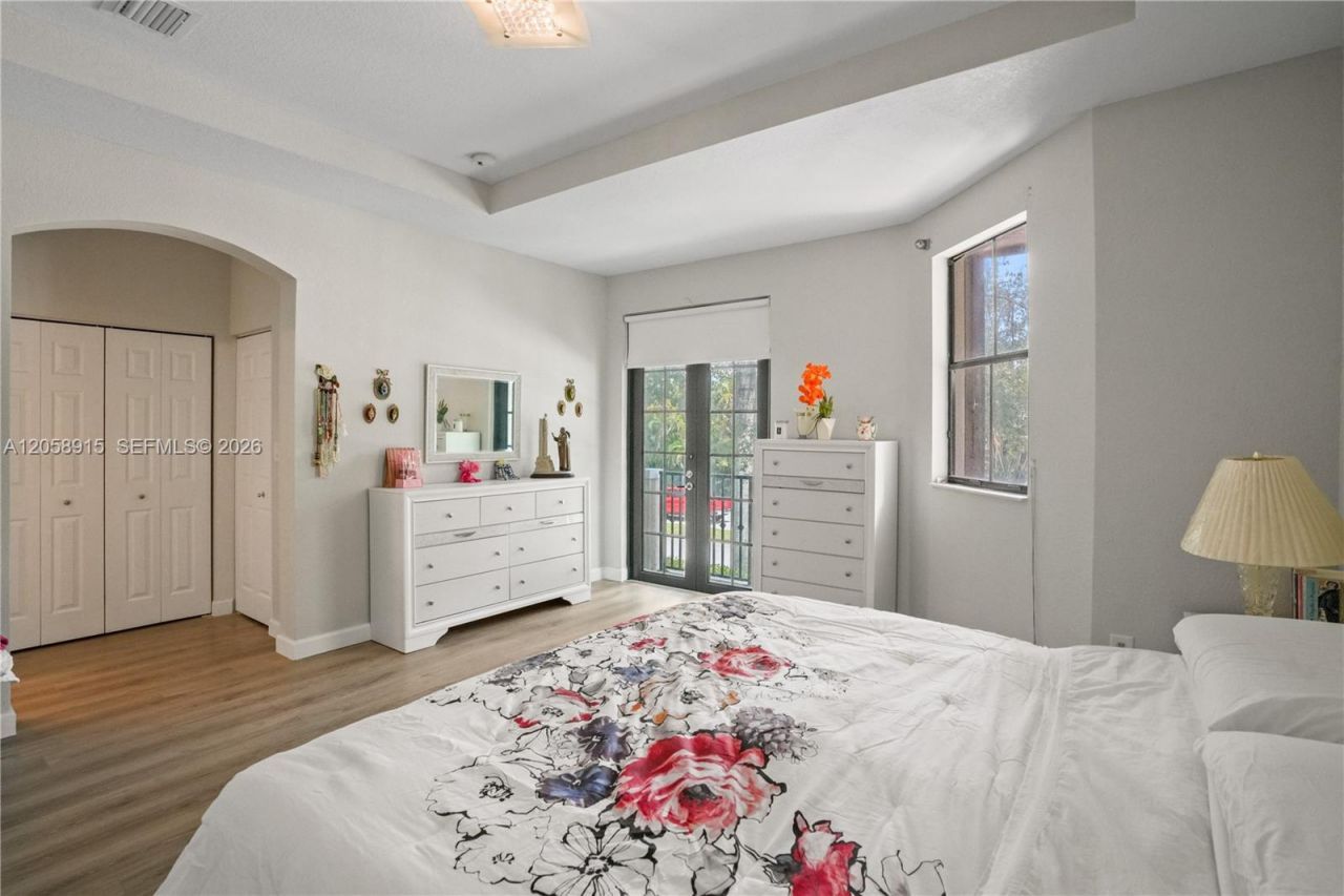 10341 NW 32nd Ter, Doral, FL 33172 Photo