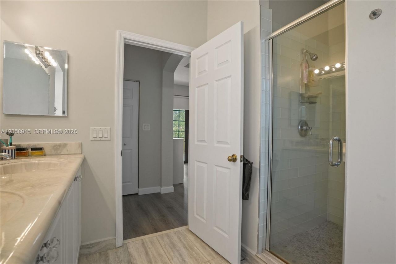 10341 NW 32nd Ter, Doral, FL 33172 Photo