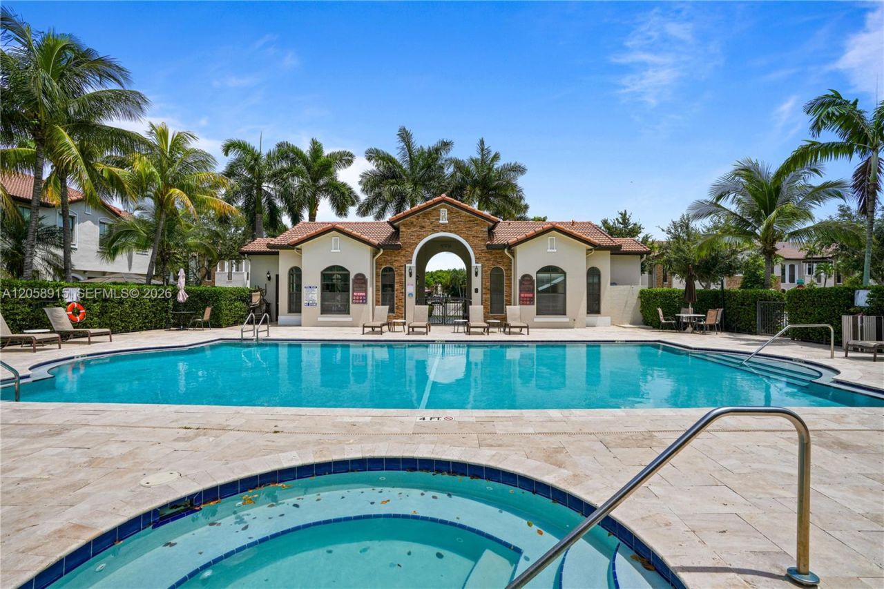 10341 NW 32nd Ter, Doral, FL 33172 Photo