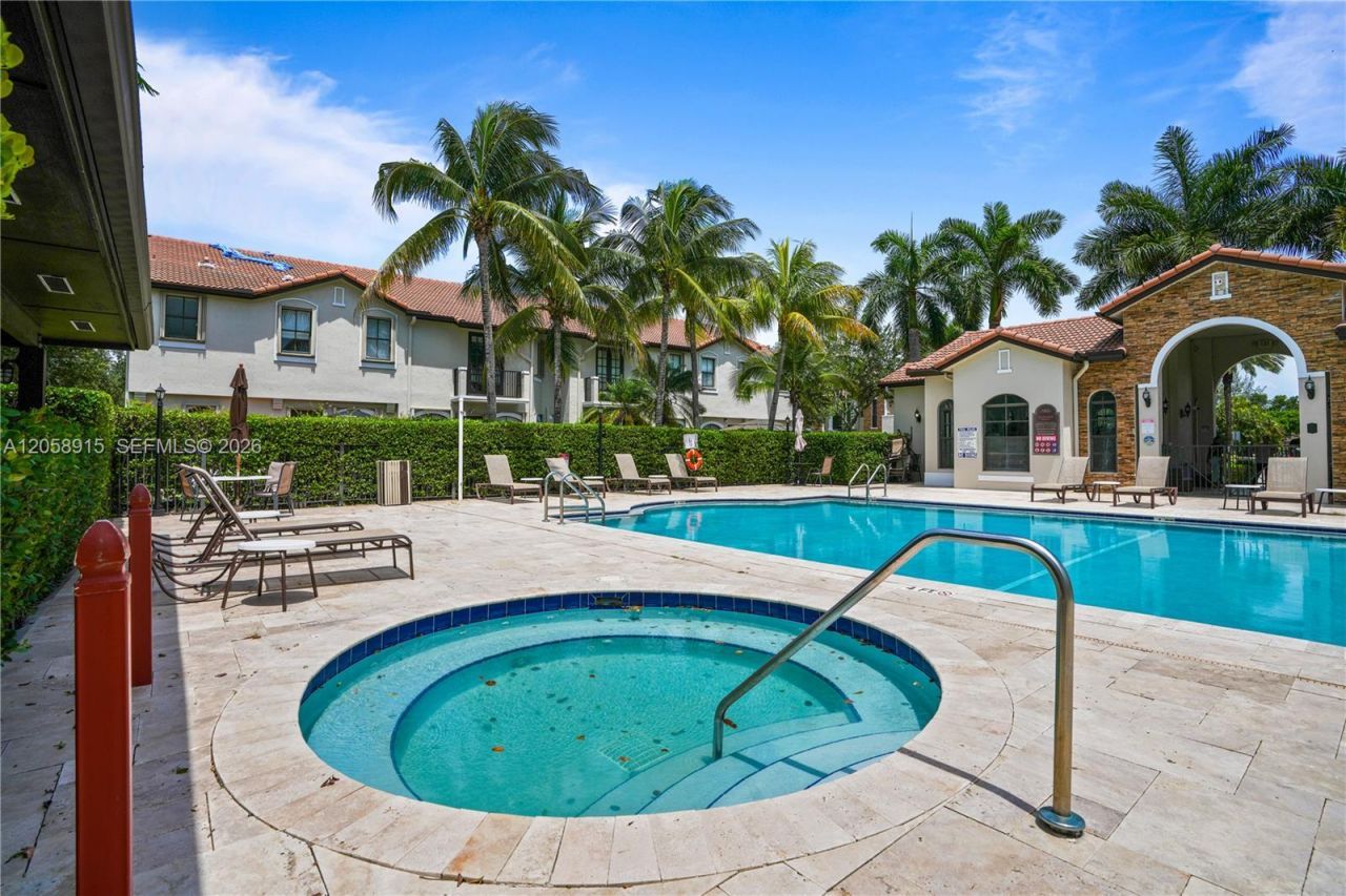 10341 NW 32nd Ter, Doral, FL 33172 Photo