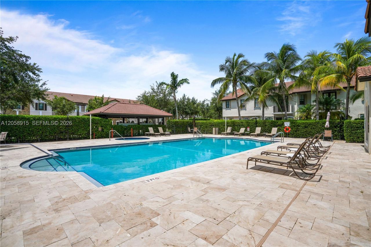 10341 NW 32nd Ter, Doral, FL 33172 Photo