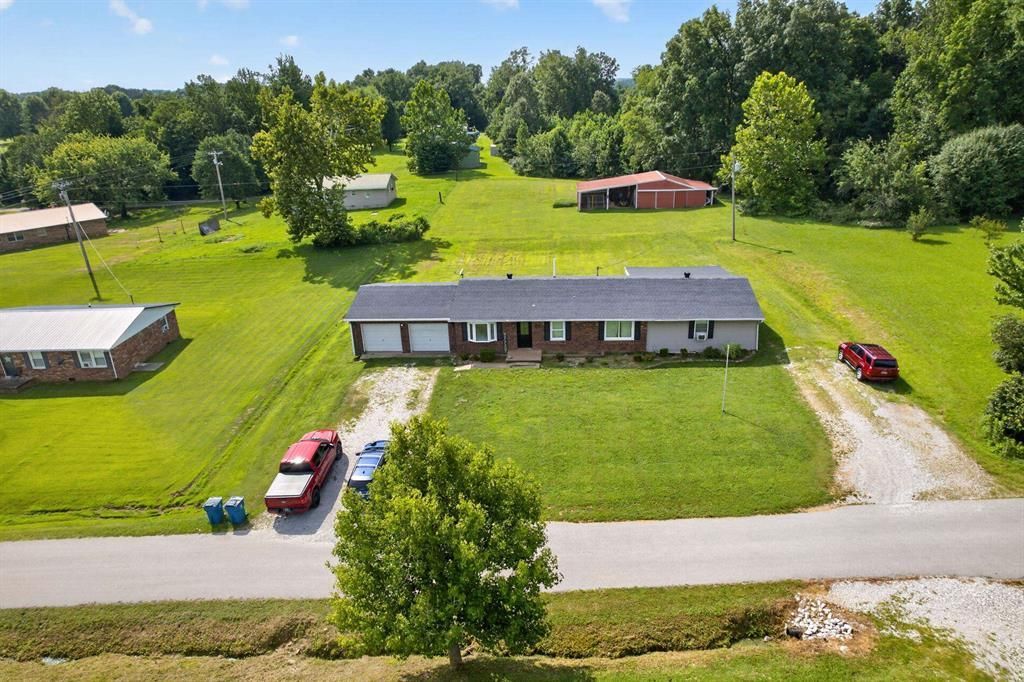 63 Dogwood Dr, Beaver Dam, KY 42320 Main Photo
