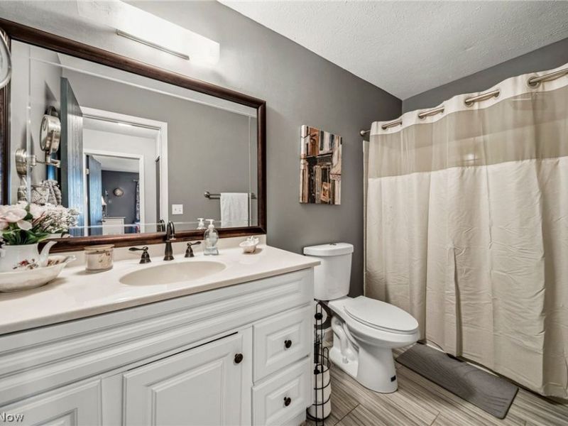 7136 N Churchill Place, Concord Township, OH 44077 Photo 11