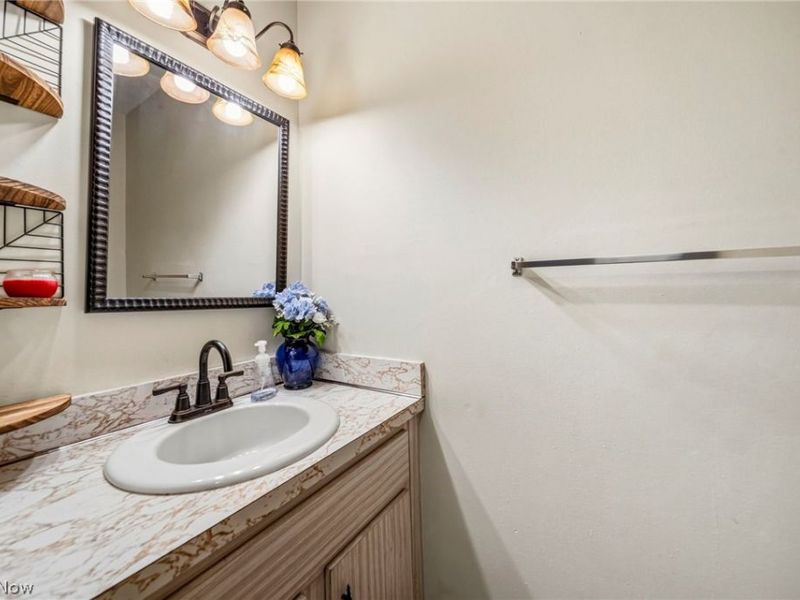 7136 N Churchill Place, Concord Township, OH 44077 Photo 17