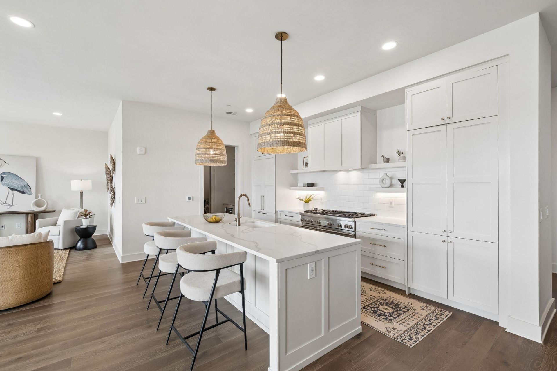 600 Waterman Street Photo 12