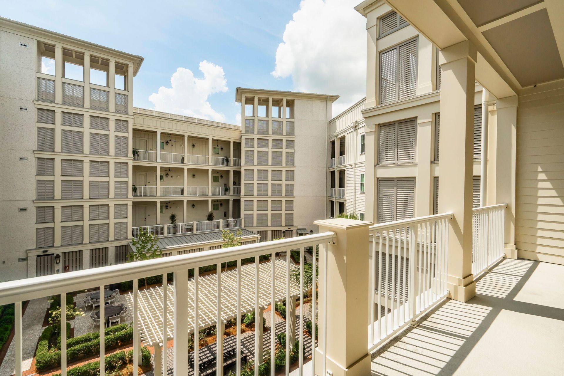 600 Waterman Street Photo 21