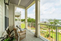 600 Waterman Street photo 4