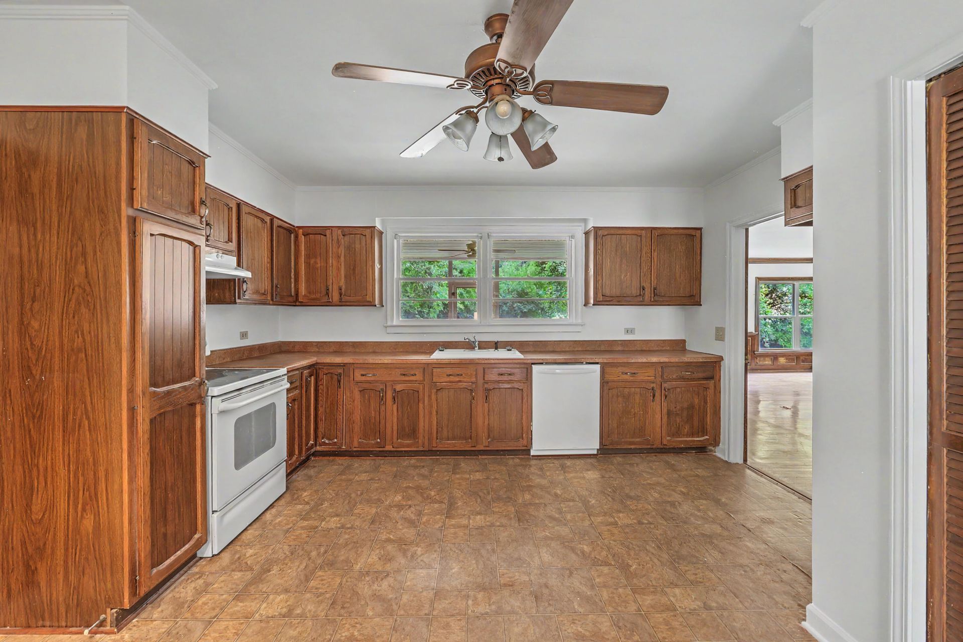 1611 Bacons Bridge Road Photo 12