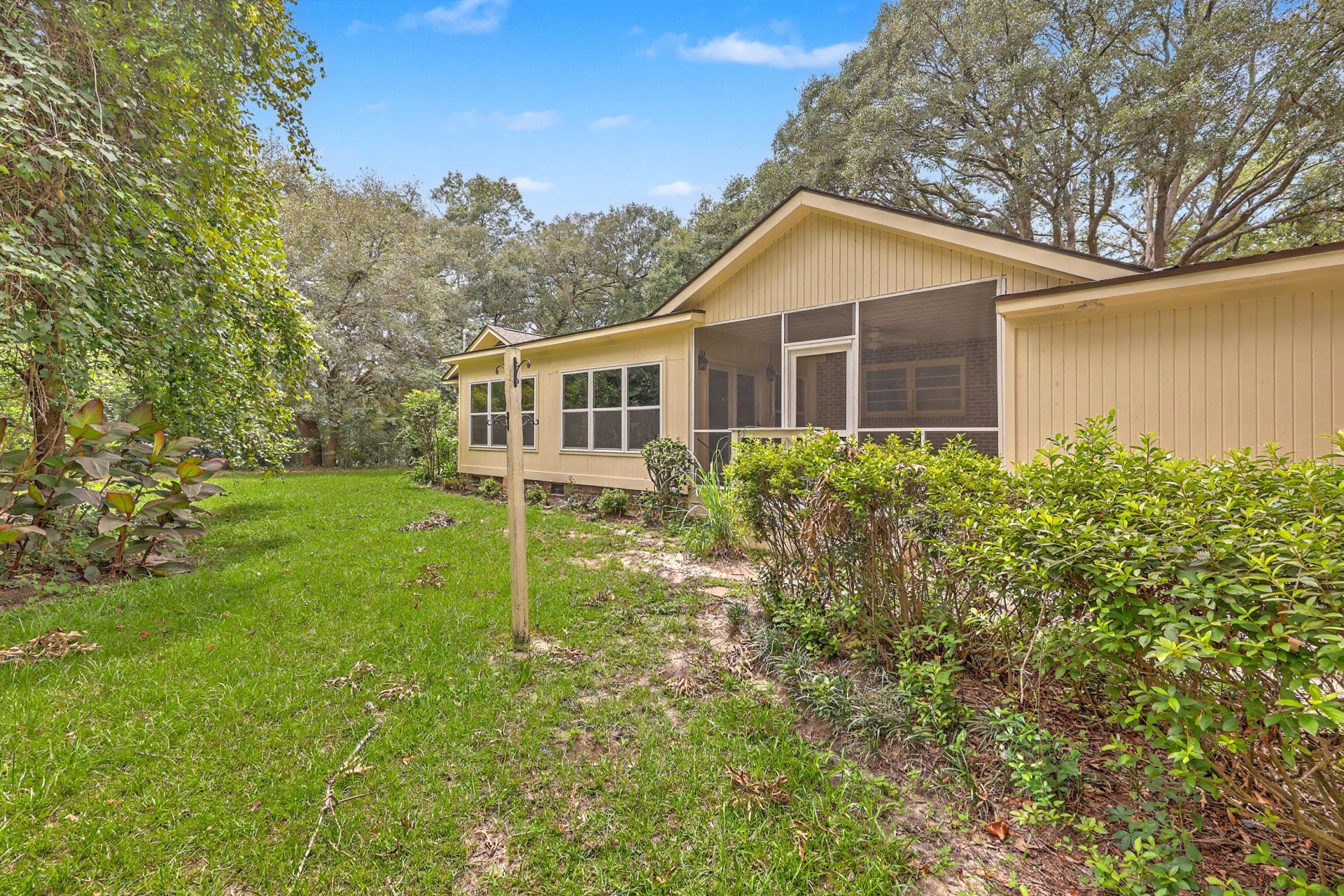 1611 Bacons Bridge Road Photo 45