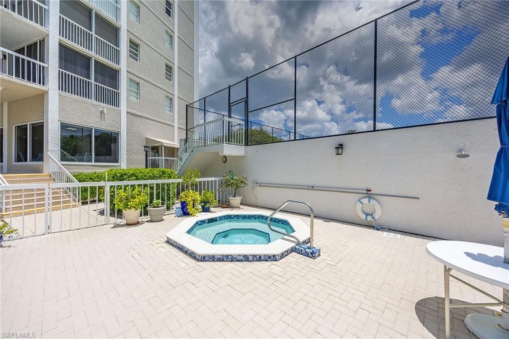 5501 Heron Point Dr, Unit 602, Naples, FL 34108 Photo